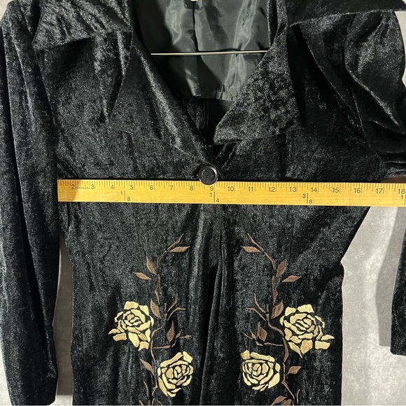 Vintage Velvet Jacket Women 9 Black Floral Embroidered Whimsigoth Button Coat - Picture 6 of 9